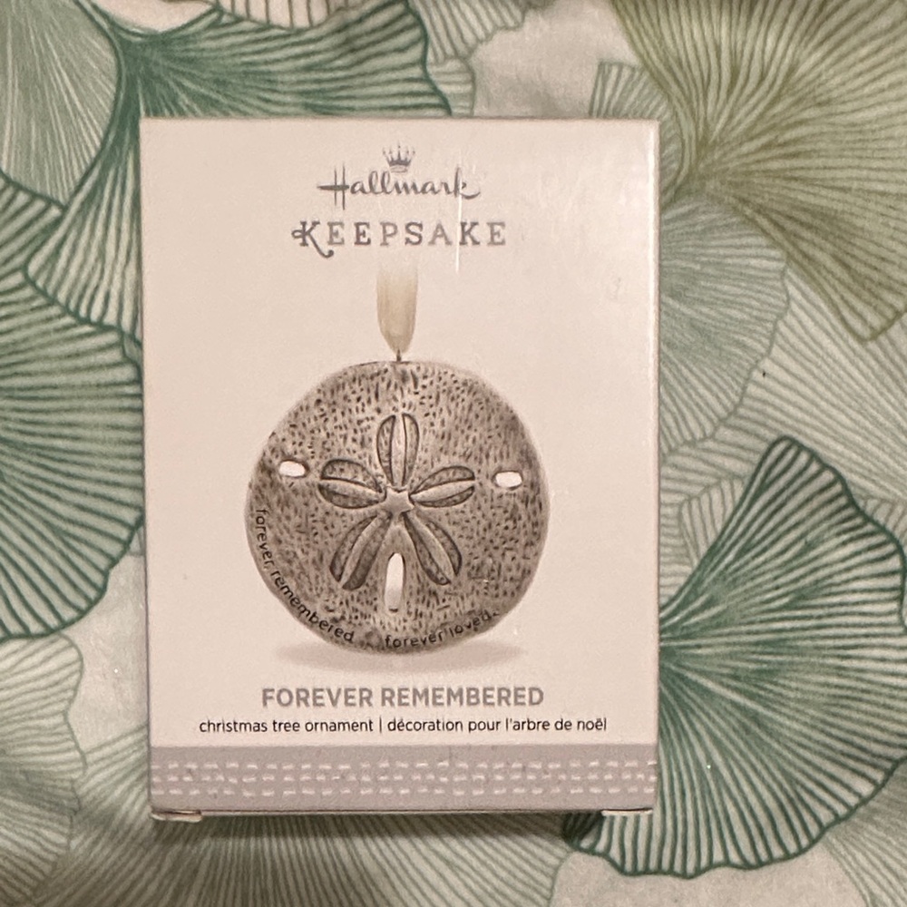 Hallmark Keepsake Sand Dollar Ornament - White and Gray